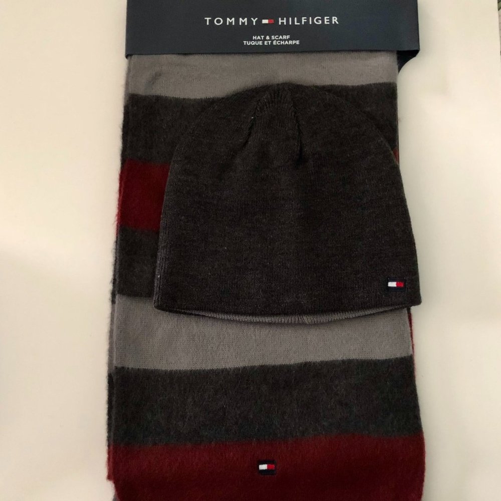 TOMMY HILFIGER Hat & Scarf Gift Set NWT - Picture 2 of 5